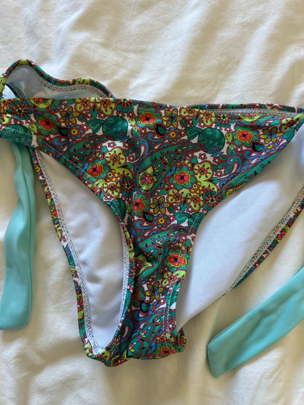 💗5 for $15💗 Size XS Floral Paisley Tie-Side Bikini Bottoms in Aqua & Multi